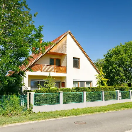 Carlo By Interhome Lägenhet Balatonszárszó